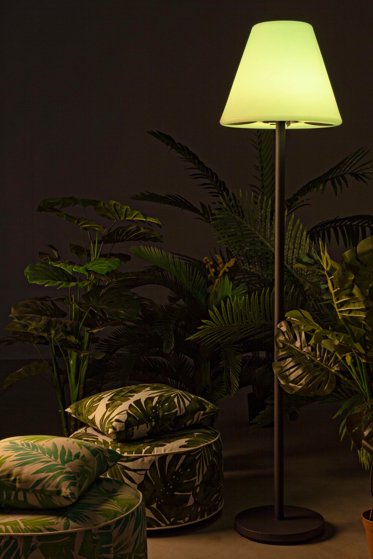 bizzotto bizzotto piantana solar led speaker h 170 cm pe nero ean 8051836219557