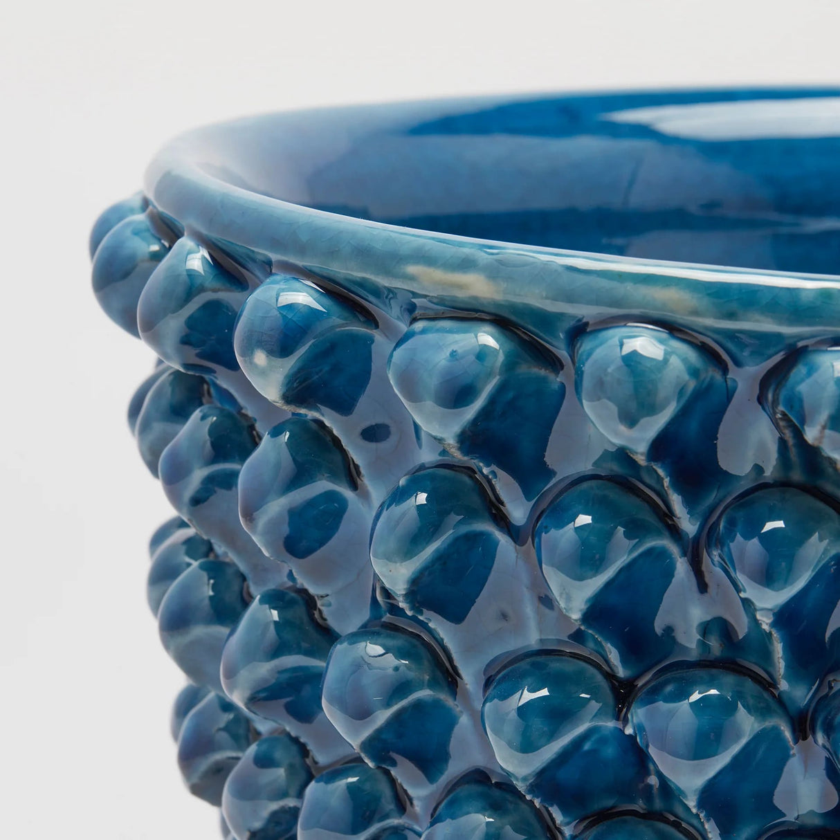 Vase pomme de pin EDG Enzo De Gasperi Fenice avec pied H 24,5 cm P 40 cm Couleur bleu