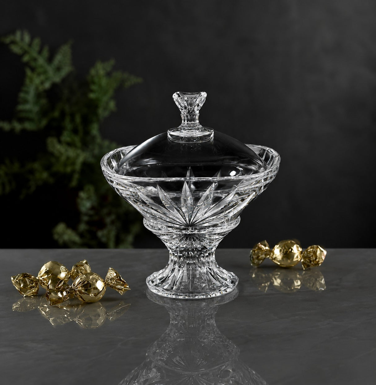 RCR Cristalleria Italiana Oasis - Bonbonnière avec pied et couvercle H 180 mm