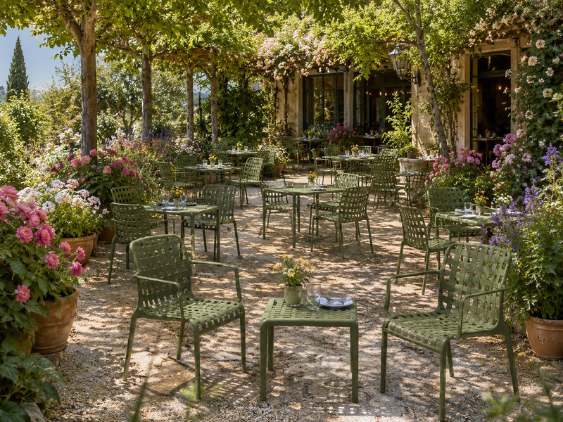 L'Arcolaio Ensemble Ventotene Vert avec 2 Fauteuils et Table Basse en Polypropylène
