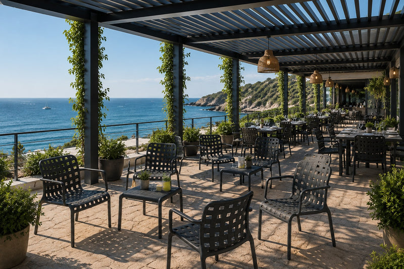 L'Arcolaio Ensemble Ventotene Noir avec 2 Fauteuils et Petite Table en Polypropylène
