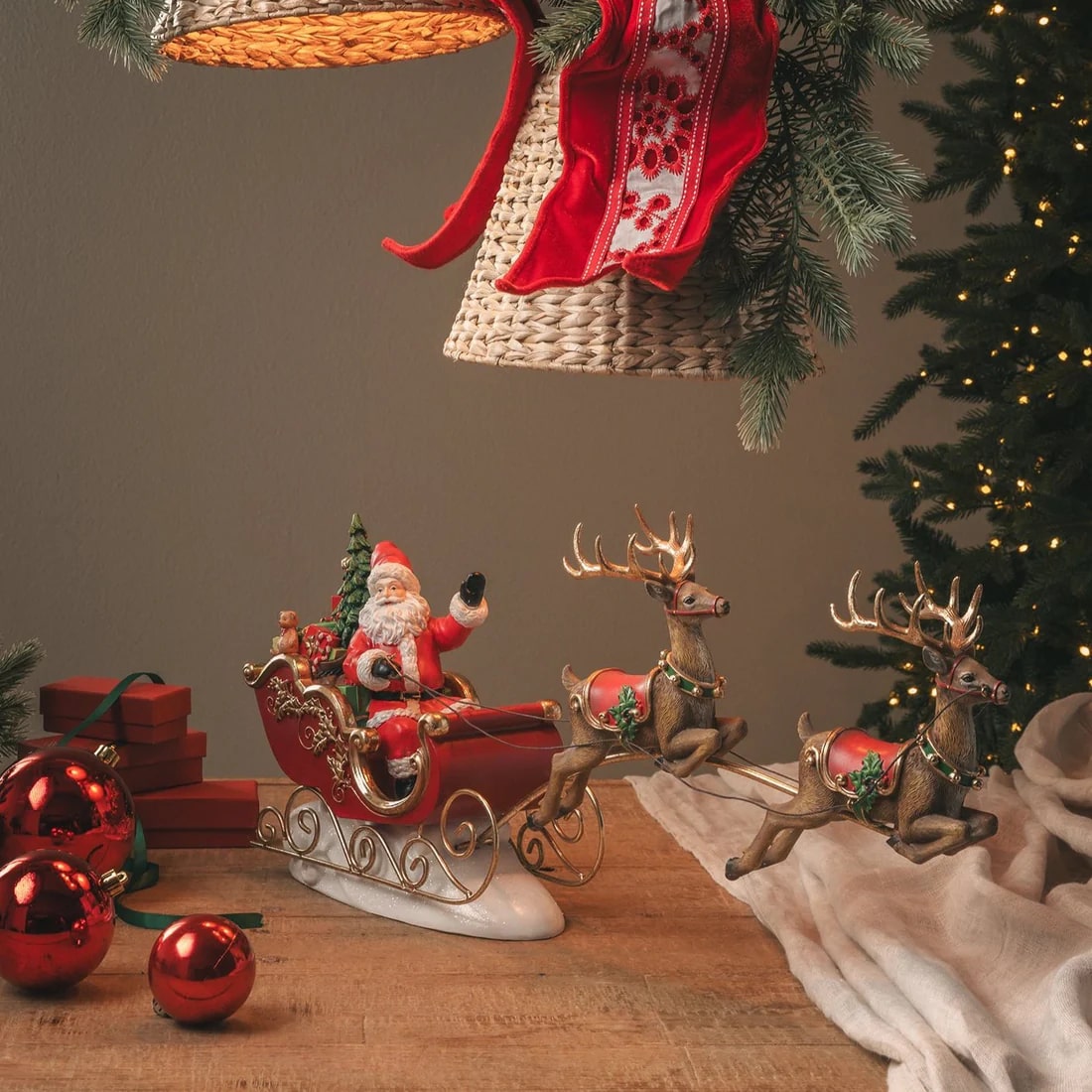 Père Noël avec traîneau décoratif EDG Enzo De Gasperi H 39 cm L 57 cm L 17 cm Multicolore