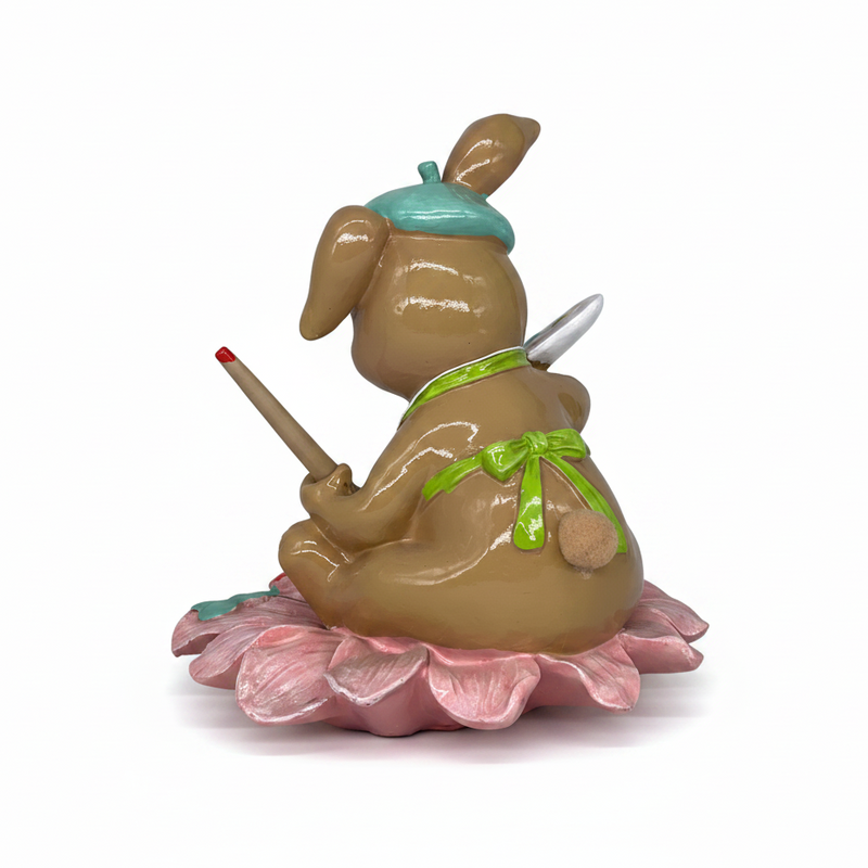 Statuina coniglio pittore Arpimex su fiore rosa 15cm: decorazione Pasqua e bomboniera in resina. ean 8018318439698