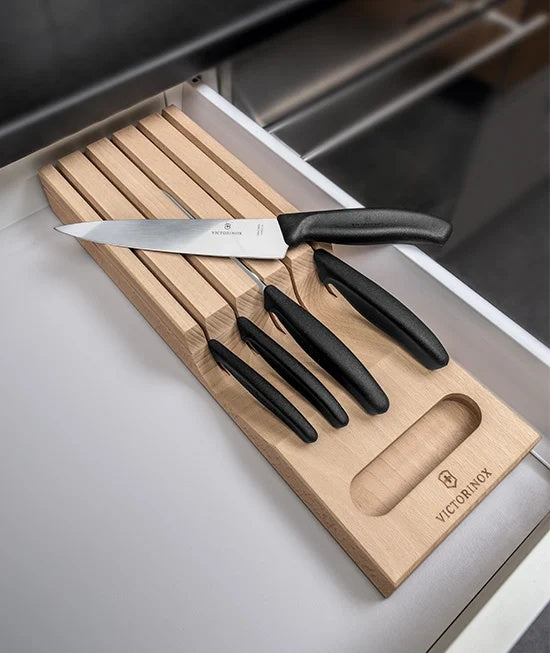 victorinox victorinox coltello santoku alveolato lama 17 cm manico fibrox nero ean 7611160060044