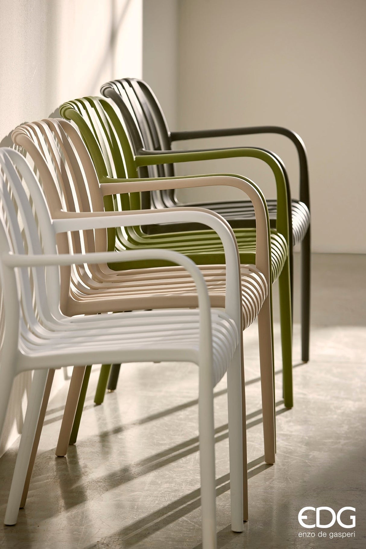 immagine-4-edg-enzo-de-gasperi-sedia-righe-salvia-polipropilene-8059824349026