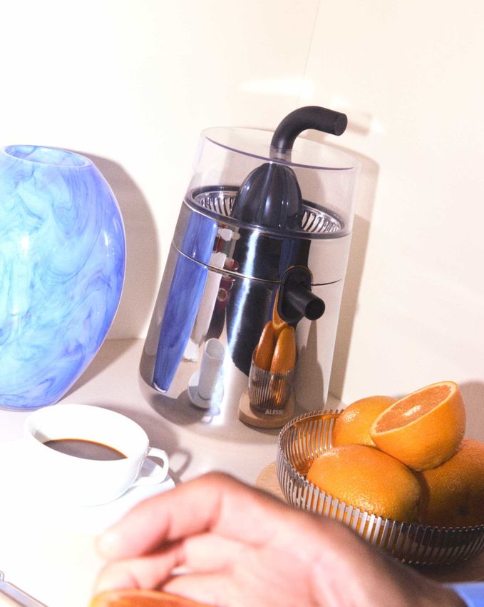 Alessi Toru Presse-agrumes électrique noir en acier inoxydable et résine thermoplastique