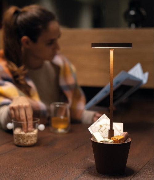 immagine-2-zafferano-poldina-reverso-corten-lampada-da-tavolo-a-led-h35cm