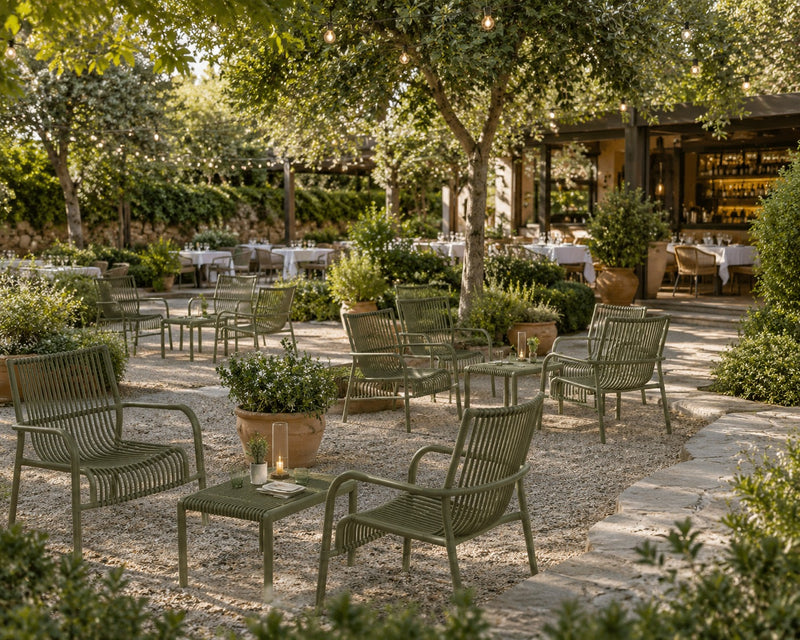 L'Arcolaio Ensemble Jardin Ponza Vert : 2 Fauteuils et Petite Table UV