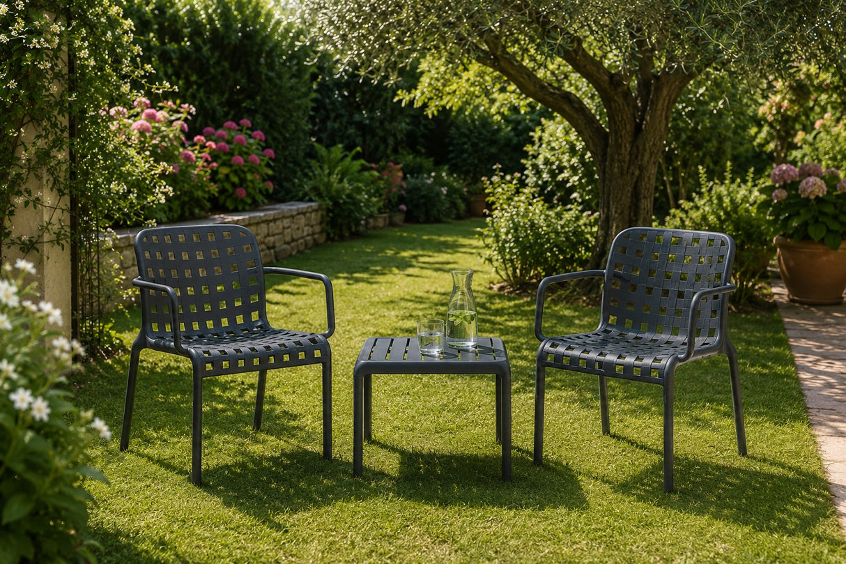 L'Arcolaio Ensemble Ventotene Noir avec 2 Fauteuils et Petite Table en Polypropylène