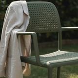 Dettaglio bracciolo Sedia Bora Agave