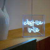 wd lifestyle wd lifestyle insegna neon con cornice in plexiglass 18 x 18 cm decoro cest la vie ean 8053300579389
