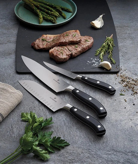 victorinox victorinox coltello santoku alveolato lama 17 cm manico fibrox nero ean 7611160060044