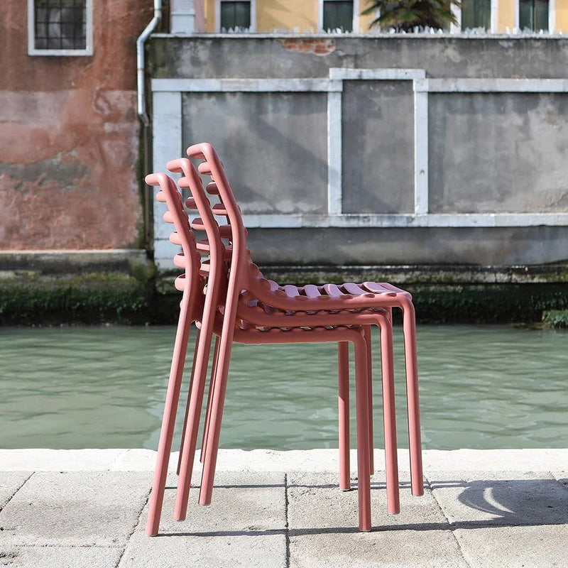 Sedia outdoor ergonomica e impilabile per terrazza e dehors. Nardi Doga Bistrot Cappuccino in polipropilene anti-UV, 53×55×82,5 cm. Ordina ora. Spedizione gratuita da €69.