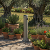 Scena 1 – Giardino mediterraneo con vialetto in pietra